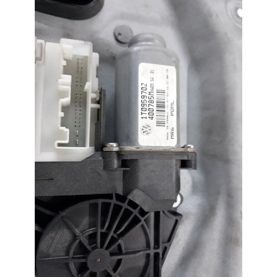 Macara geam electric dreapta fata VOLKSWAGEN GOLF 5 [ 2003 - 2009 ],  VOLKSWAGEN TOURAN (1T1, 1T2) [ 2003 - 2010 ] OEM 1T0959702