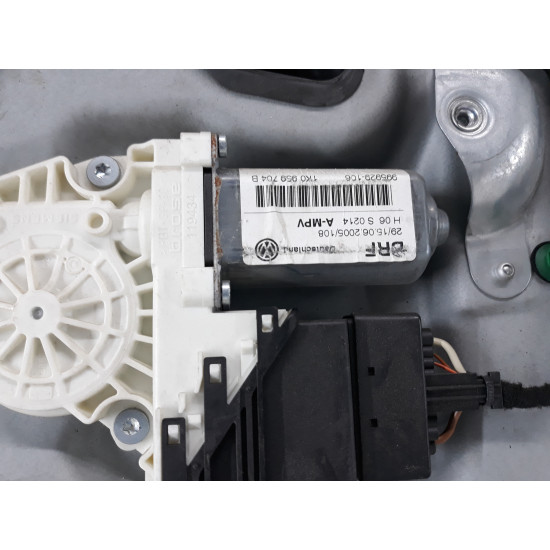 Macara geam electric dreapta spate CU MOTORAS VOLKSWAGEN TOURAN (1T1, 1T2) [ 2003 - 2010 ] OEM 1T0839756E