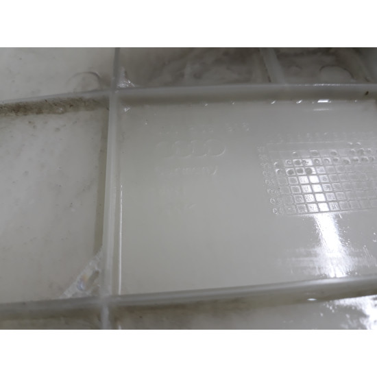 Rama portiera dreapta spate AUDI A4 Saloon 8D2, B5 1994 - 2001 AUDI 8D0839398D