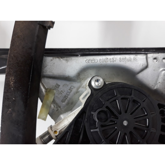 Macara geam cu motoras dreapta fata AUDI A4 Saloon (8D2, B5) [ 1994 - 2001 ] OEM 0130821786