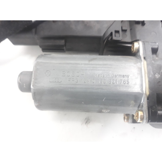 Motoras macara geam stanga fata VOLKSWAGEN TOUAREG (7LA, 7L6, 7L7) [ 2002 - 2013 ], PORSCHE CAYENNE (9PA) [ 2002 - 2010 ], AUDI A4 III (8EC, B7) [ 2004 - 2008 ] BOSCH 0130821765