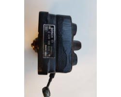 BMW Porsche 924 Fuel Distributor Bosch 0438100005