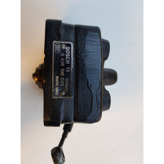 BMW Porsche 924 Fuel Distributor Bosch 0438100005