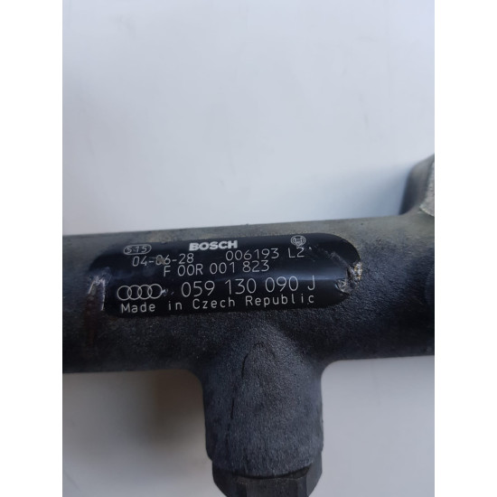 Rampa injectoare Audi A6 C4 Uzat BOSCH 059130090J