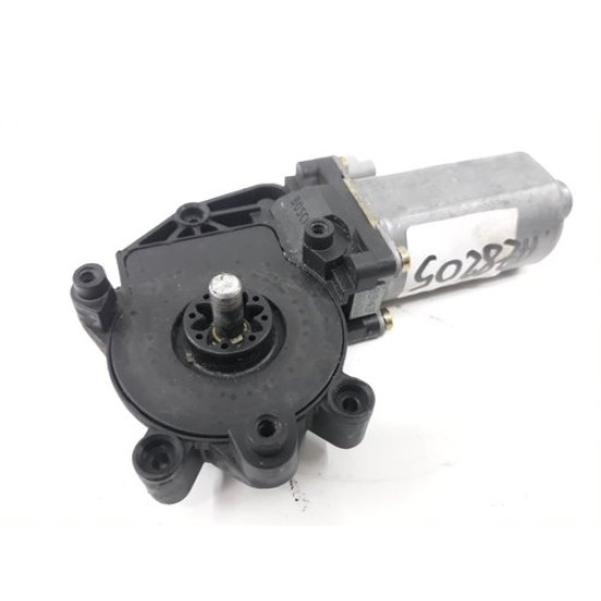 Motoras regulator geam portiera stanga fata CITROËN BERLINGO Box (M_) [ 1996 - 2011 ] BOSCH 0130821915