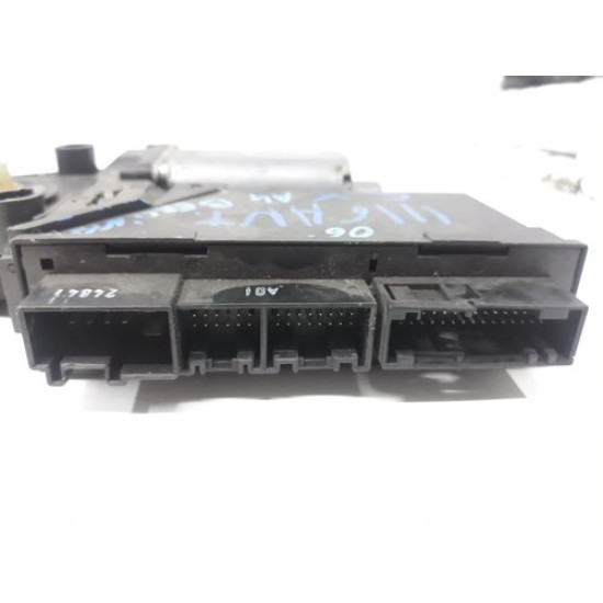 Motoras macara geam stanga fata AUDI A4 II (8E2, B6) [ 2000 - 2005 ] BOSCH 0130821765