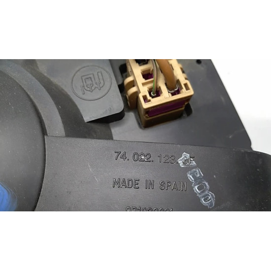 Rezistor, ventilator habitaclu VOLKSWAGEN PASSAT (B5) , AUDI A4 (B5) [ 1994 - 2001 ] OEM 8D1820021