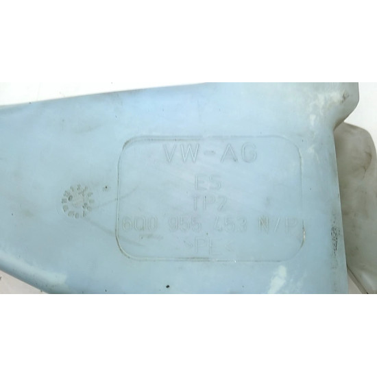 Vas lichid parbriz SKODA FABIA 1 VW POLO 9N/SKODA FABIA 2007 OEM 6Q0955453