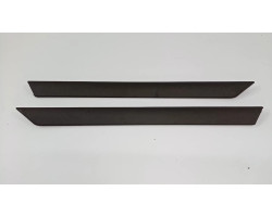 Set stanga / dreapta Ornamente  exterioare portiera fata BMW E46 1999 SH 8213995 / 8213996
