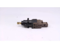 Comutator pedala ambreiaj Alfa Romeo 147 (937_) (2000 - 2010) Fiat BRAVO II (198_) (2006 - 2014) Citroen JUMPER Box (244) (2002 - 2006) Lancia MUSA (350_) (2004 - 2012) SH 46840511