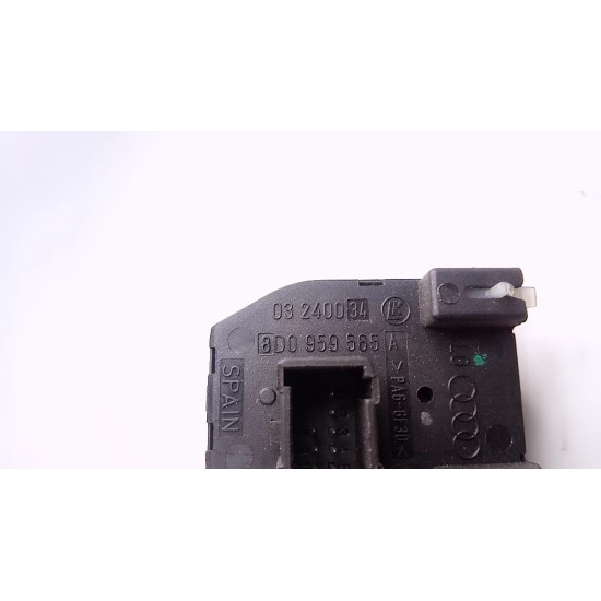 Buton reglaj oglinzi Audi A3 8L 1.9 TDI (1997 - 2001, 1.9 l, 81 kw) A4 (8D2, B5) (1994 - 2001) SH 8d0959565