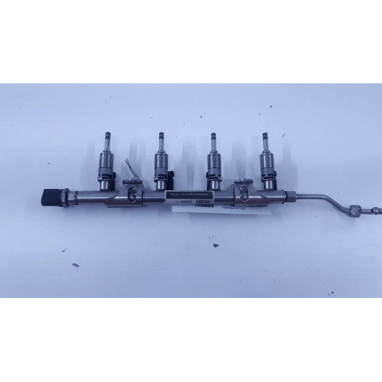 Rampa injectoare Volkswagen Passat B8 VW Golf 7 1.4 TSI SH VW AUDI 04E133320 D