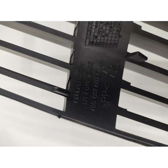 Grila proiector SX AUDI A6 II (4B2, 4B4, C5) [ 1997 - 2005 ] 4B0807681G