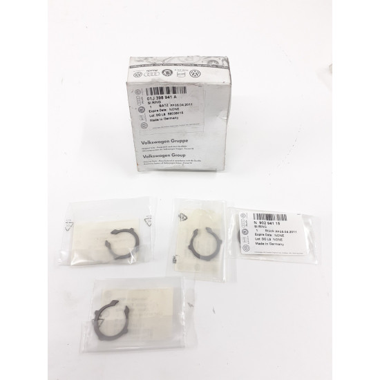 Clipsuri fixare AUDI A4 II (8E2, B6) [ 2000 - 2005 ] 01J398941A