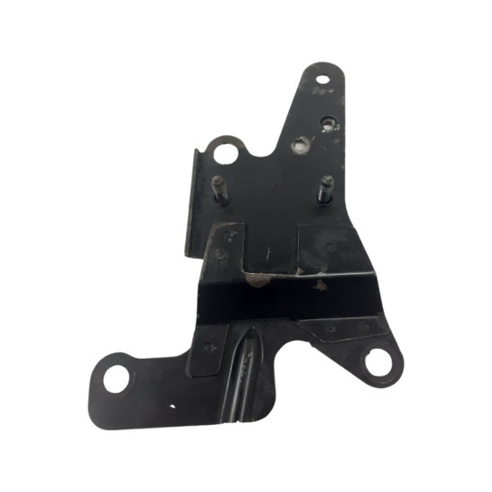 Suport pompa vacuum AUDI A4 II (8E2, B6) [ 2000 - 2005 ] VAG OEM 038129811