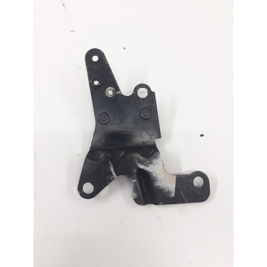 Suport pompa vacuum AUDI A4 II (8E2, B6) [ 2000 - 2005 ] VAG OEM 038129811