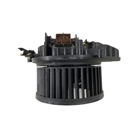 Aeroterma / Ventilator habitaclu AUDI A4  (8EC, B7) [ 2004 - 2008 ] OEM 9020016