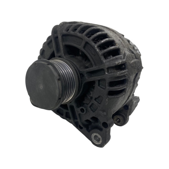 Alternator VW TRANSPORTER V Bus 1.9 TDI AXB (7HB, 7HJ, 7EB, 7EJ, 7EF, 7EG, 7HF, 7EC) [ , VW TRANSPORTER V Box (7HA, 7HH, 7EA, 7EH) [ 2003 - > ] BOSCH OEM 038903024F