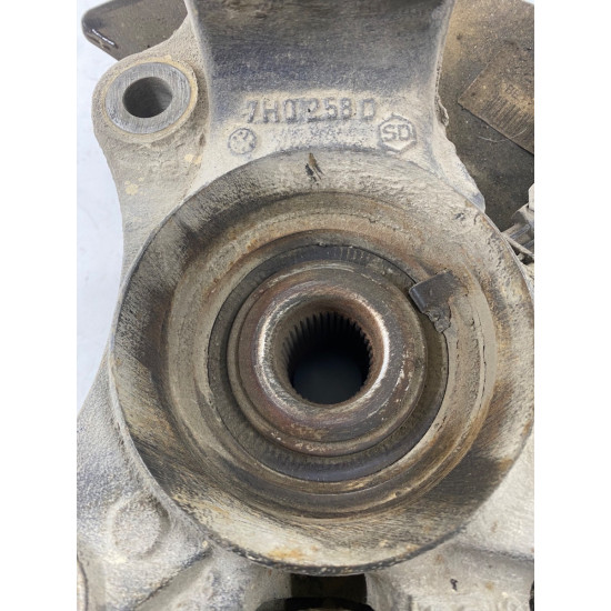 Fuzeta Dreapta VW TRANSPORTER V Bus 2.5 TDI (7HB, 7HJ, 7EB, 7EJ, 7EF, 7EG, 7HF, 7EC) [ , VW TRANSPORTER V Box 2.5 TDI (7HA, 7HH, 7EA, 7EH) [ 2003 - > ] VAG OEM 7H0258D