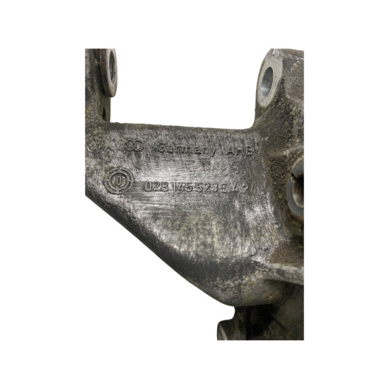 Suport pompa servodirectie VOLKSWAGEN PASSAT 1.9 TDI AVG (3B3) [ 2000 - 2005 ] OEM 028145523E