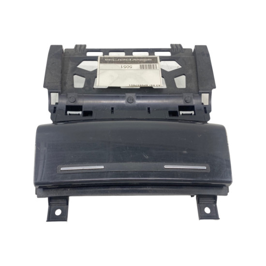 Scrumiera AUDI A3 II (8P1) [ 2003 - 2013 ] OEM 8P0857951