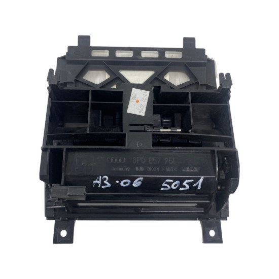 Scrumiera AUDI A3 II (8P1) [ 2003 - 2013 ] OEM 8P0857951