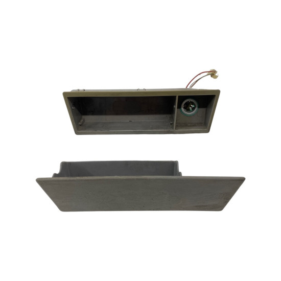 Scrumiera MERCEDES-BENZ SPRINTER 2-t Box (901, 902) [ 1995 - 2006 ], VOLKSWAGEN LT 40-55 I Platform/Chassis (293-909) [ 1975 - 1996 ] OEM A9018100030