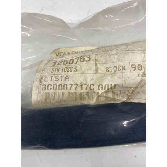 Ornament semnalizator din bara VOLKSWAGEN PASSAT (3C2) [ 2005 - 2010 ] OEM 3C0807717C