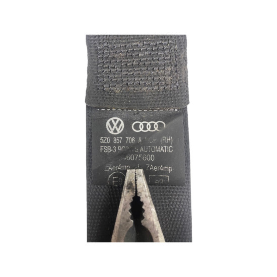 Centura de siguranta Dreapta fata  VOLKSWAGEN FOX (5Z1) [ 2010 - 2011 ] OEM 5Z0857706A