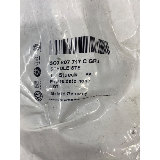 Ornament semnalizator din bara VOLKSWAGEN PASSAT (3C2) [ 2005 - 2010 ] OEM 3C0807717C
