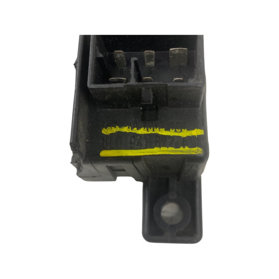 Panou relee AUDI A6 II (4B2, 4B4, C5) [ 1997 - 2005 ] TDI quattro (AKE, BAU, BDH) 132KW|180HP OEM 8L0941822A / 8L0 941 822 A
