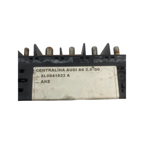 Panou relee AUDI A6 II (4B2, 4B4, C5) [ 1997 - 2005 ] TDI quattro (AKE, BAU, BDH) 132KW|180HP OEM 8L0941822A / 8L0 941 822 A