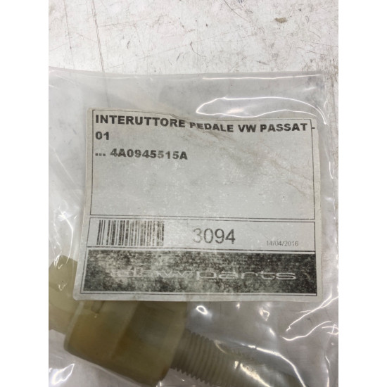 Comutator Stop Frana VOLKSWAGEN PASSAT (3B2) [ 1996 - 2001 ] OEM 4A0945515A / 4A0 945 515 A