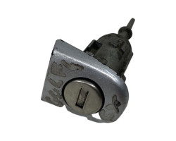 Butuc usa VOLKSWAGEN GOLF IV (1J1) [ 1997 - 2007 ] OEM 1U0837167 / 1U0 837 167