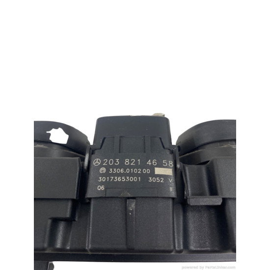Buton avarie MERCEDES-BENZ C-CLASS II (W203)  [ 2000 - 2007 ] OEM 2038214658