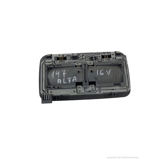 Plafoniera ALFA ROMEO 147 (937_) [ 2000 - 2010 ] OEM 1520400000