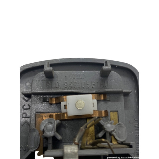 Plafoniera AUDI A3 (8L1) [ 1996 - 2006 ] OEM 8L0947105