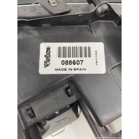 Faruri Dreapta AUDI A4 Convertible (8H7, B6, 8HE, B7) [ 2002 - 2009 ], AUDI A4 II Avant (8E5, B6) [ 2000 - 2005 ], AUDI A4 II (8E2, B6) [ 2000 - 2005 ] Valeo 088607 OEM 8E0941030M