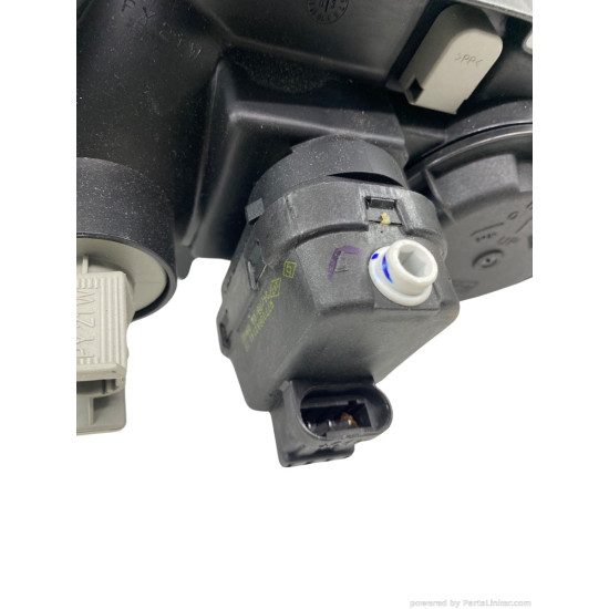 Far Stanga RENAULT MEGANE I (BA0/1_) [ 1995 - 2004 ] OEM 7701047184