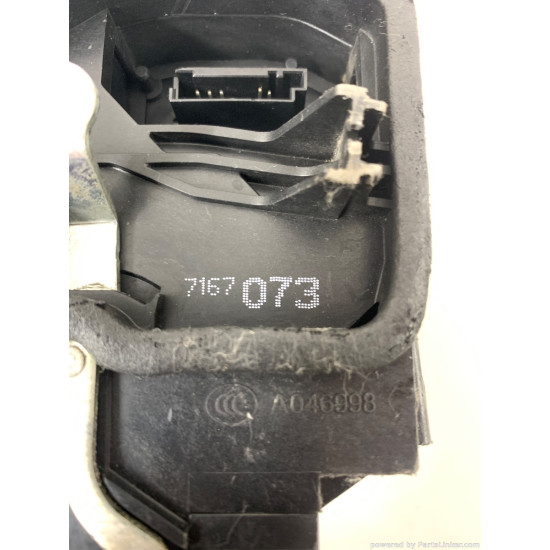 Broasca usa stanga fata BMW 5 (E60) [ 2001 - 2010 ] OEM 7167073
