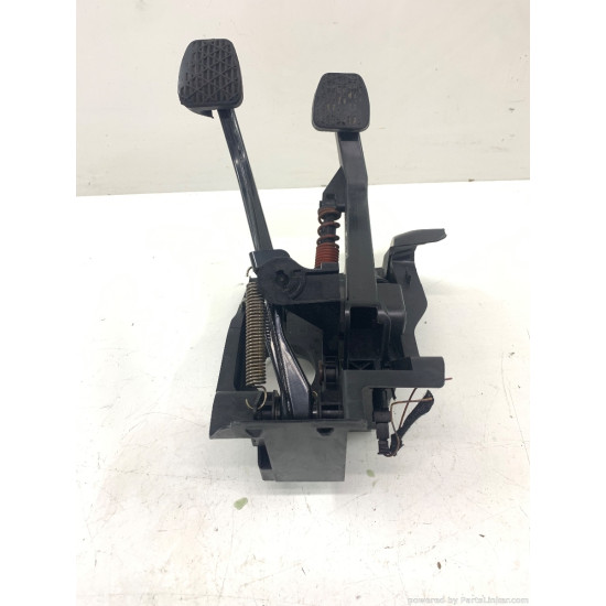 Pedalier MERCEDES-BENZ C-CLASS II (W203)  [ 2000 - 2007 ] OEM a2032900419