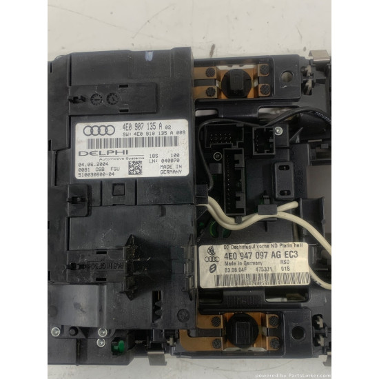 Plafoniera AUDI A8 II (4E2, 4E8) [ 2002 - 2010 ] OEM 4E0907135A