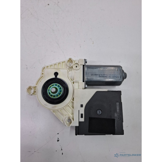 Motoras geam pivotant dreapta fata VOLKSWAGEN GOLF V 1K1 2003 - 2009 BOSCH 1K0959792G