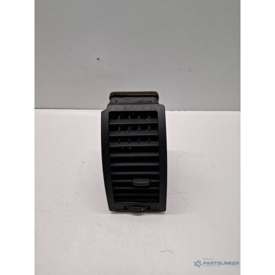 Grila de ventilatie laterala panou de bord dreapta fata VOLKSWAGEN GOLF IV 1J1 1997 - 2007 6Q0819704