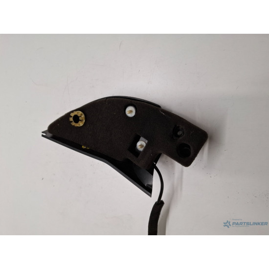 Cadru difuzor bord centrala dreapta fata VOLKSWAGEN GOLF V 1K1 2003 - 2009 1K0837994B