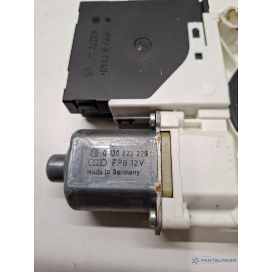 Motoras regulator geam portiera fata stanga fata VOLKSWAGEN GOLF V 1K1 2003 - 2009 0130822229