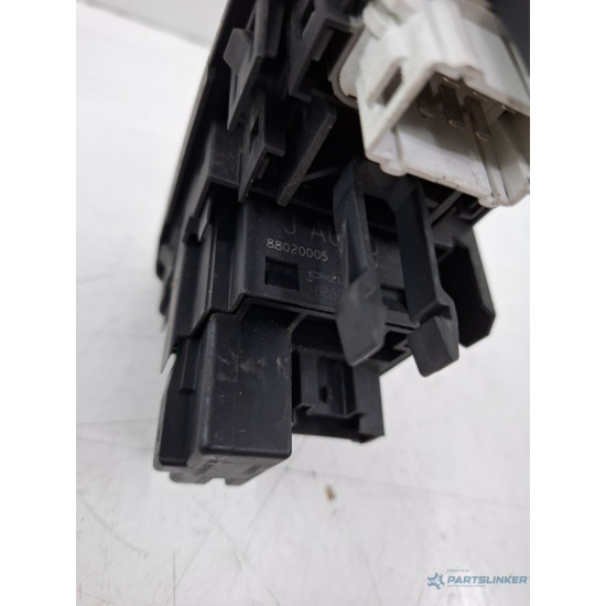 Bloc lumini RENAULT MEGANE II BM0/1_, CM0/1_ 2001 - 2012 88020005