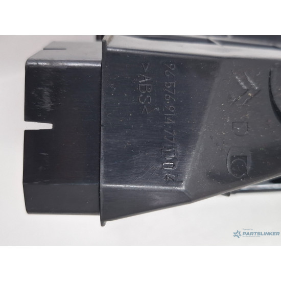 Grila de ventilatie laterala panou de bord CITROËN C4 Grand Picasso I UA_ 2006 - 2013 HDi 9HY (DV6TED4), 9HZ (DV6TED4) 9657691477