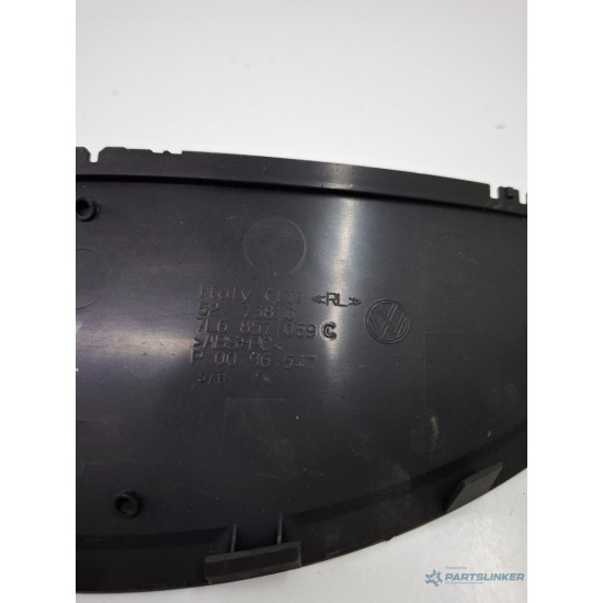 Ornament inferior lateral bancheta spate VOLKSWAGEN TOUAREG 7LA, 7L6, 7L7 2002 - 2013 V6 TDI BKS, CATA 7l6857059