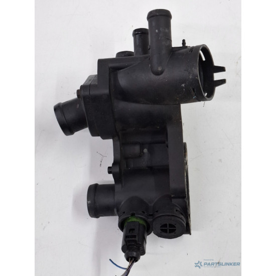 Carcasa termostat SEAT CORDOBA III 6L2 2002 - 2009, SKODA FABIA 6Y2 1999 - 2008, SEAT IBIZA IV 6L1 2002 - 2009 1.4 16V BBY, BKY, VOLKSWAGEN GOLF IV Variant 1J5 1999 - 2006 1.4 16V AHW, AKQ, APE, AXP, BCA 032121111